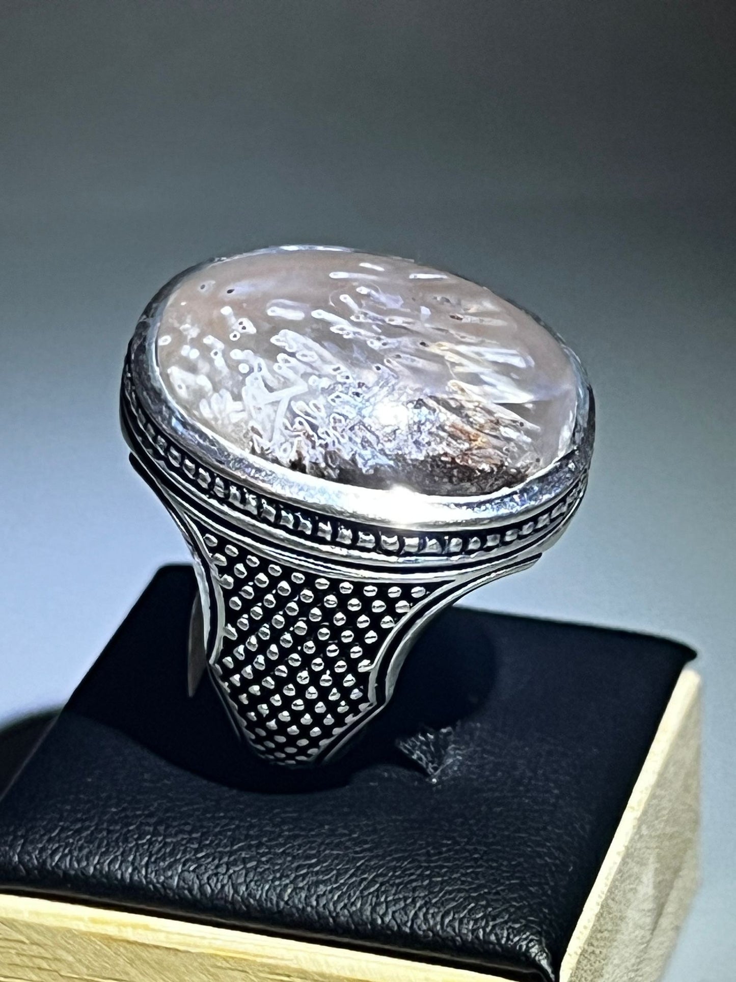 Aref Handmade Ring with Yemeni Agate Stone